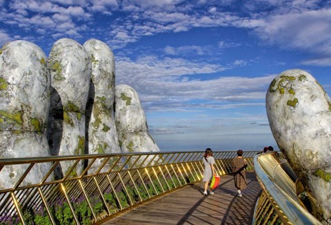 BANA HILL & GOLDEN BRIDGE DAY TOUR WITH BUFFET LUNCH